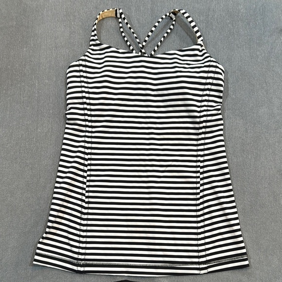 Lululemon Free to Be Tank Top in Classic Black & White Stripe - Size 6 - Picture 4 of 12